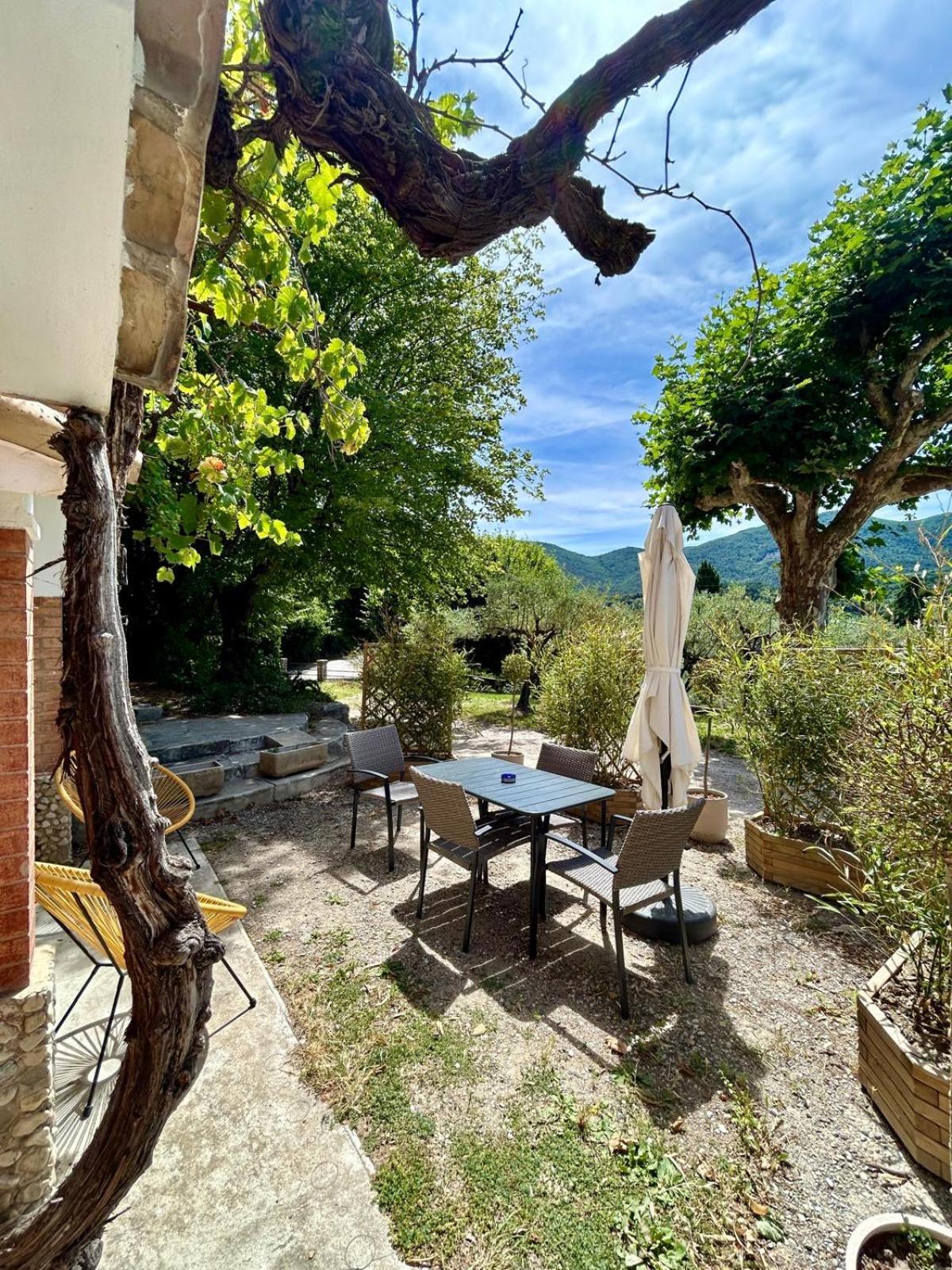 Apartamento Le Maelia Nyons Exterior foto